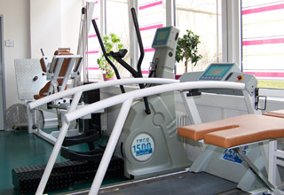Laufband und Kardiogeräte in der Physiotherapie Thomas Dreßler